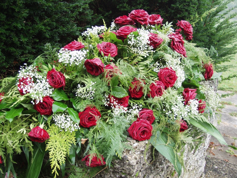 funeraire-AIGLUN-min_roses-61203